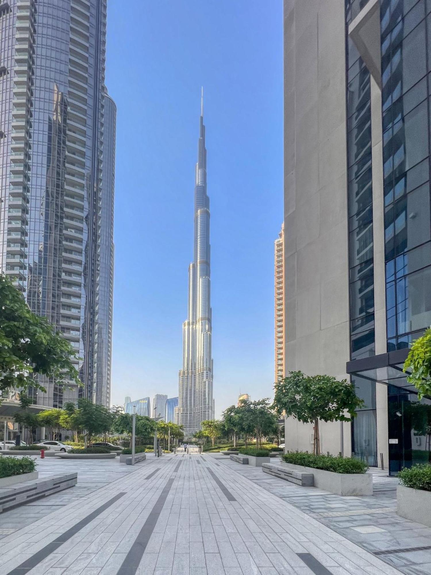 Downtown Dubai- 2br In Act Towers Dubai