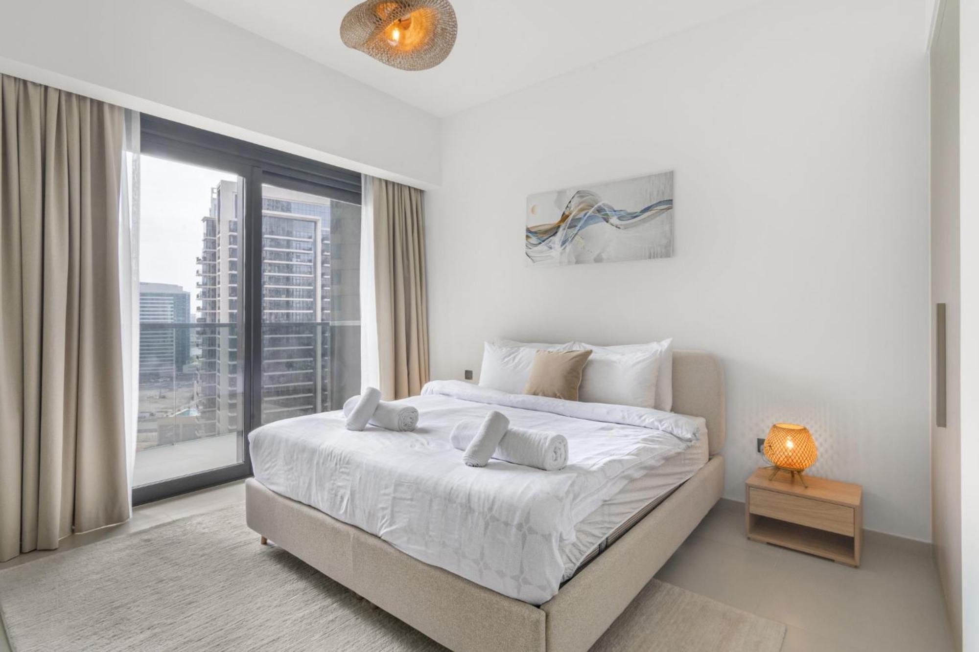 Holiday home Downtown Dubai- 2br In Act Towers