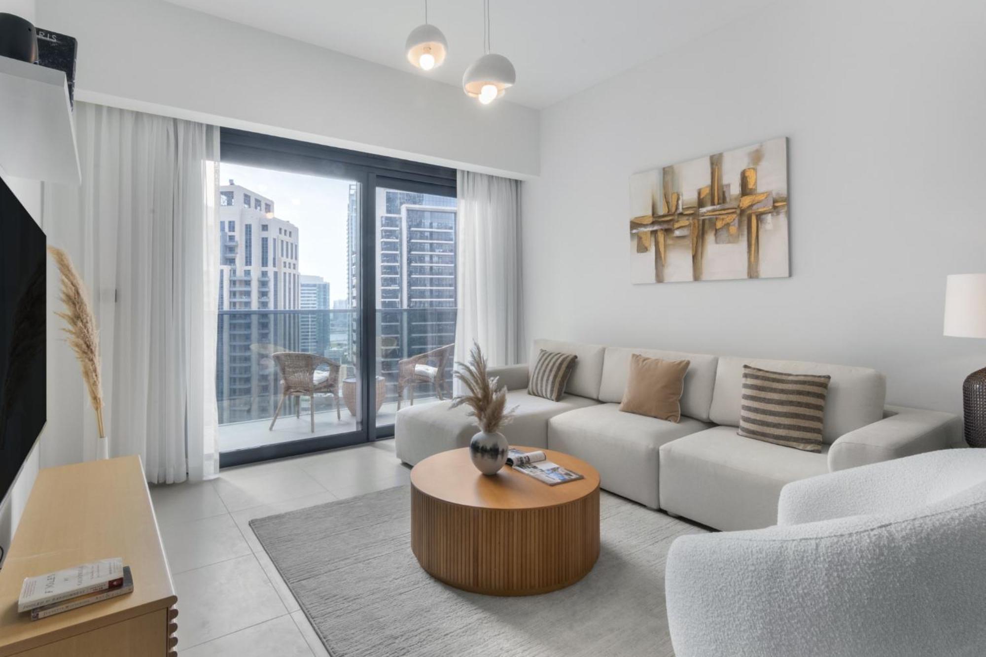 Holiday home Downtown Dubai- 2br In Act Towers