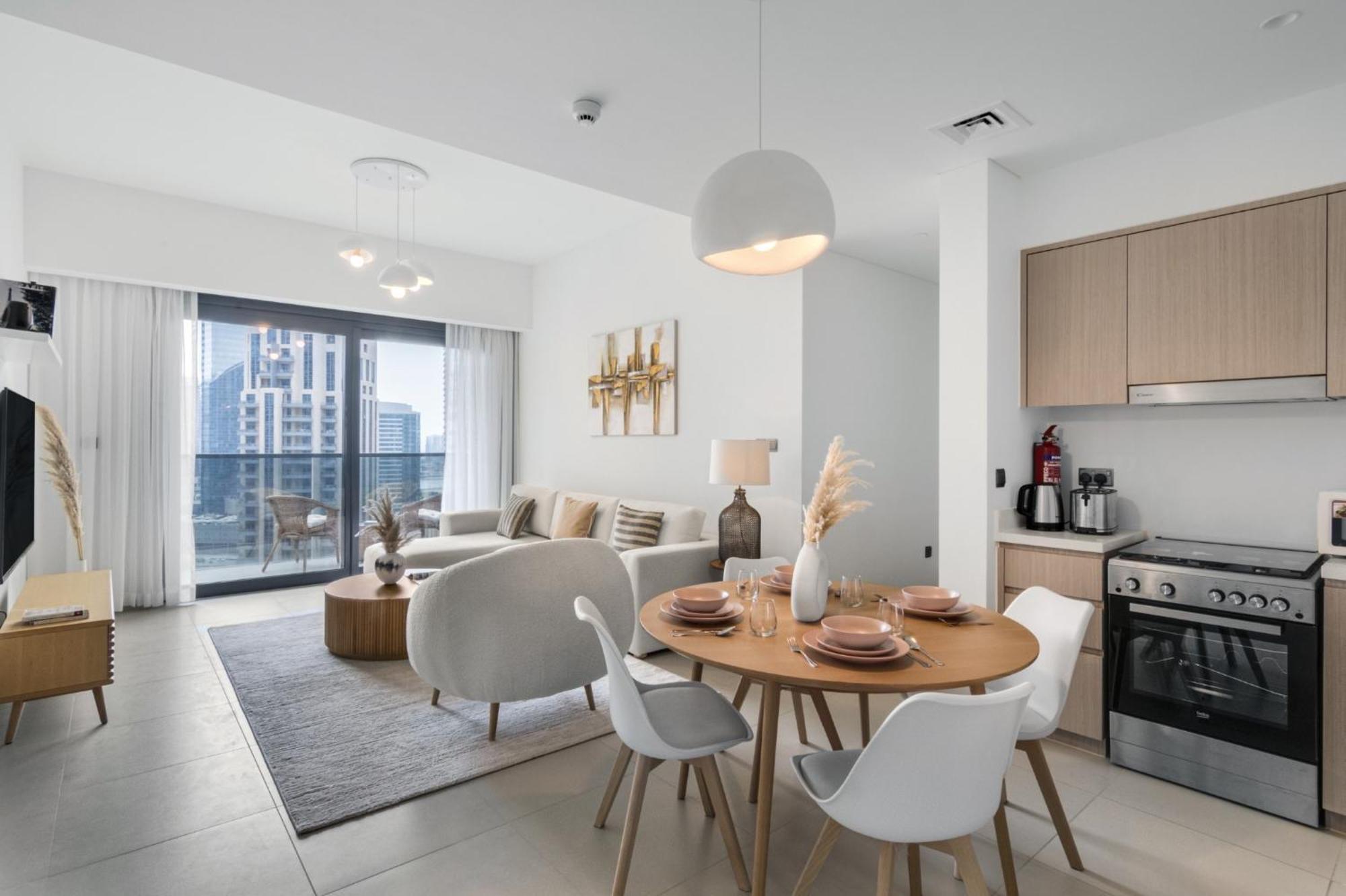 Downtown Dubai- 2br In Act Towers