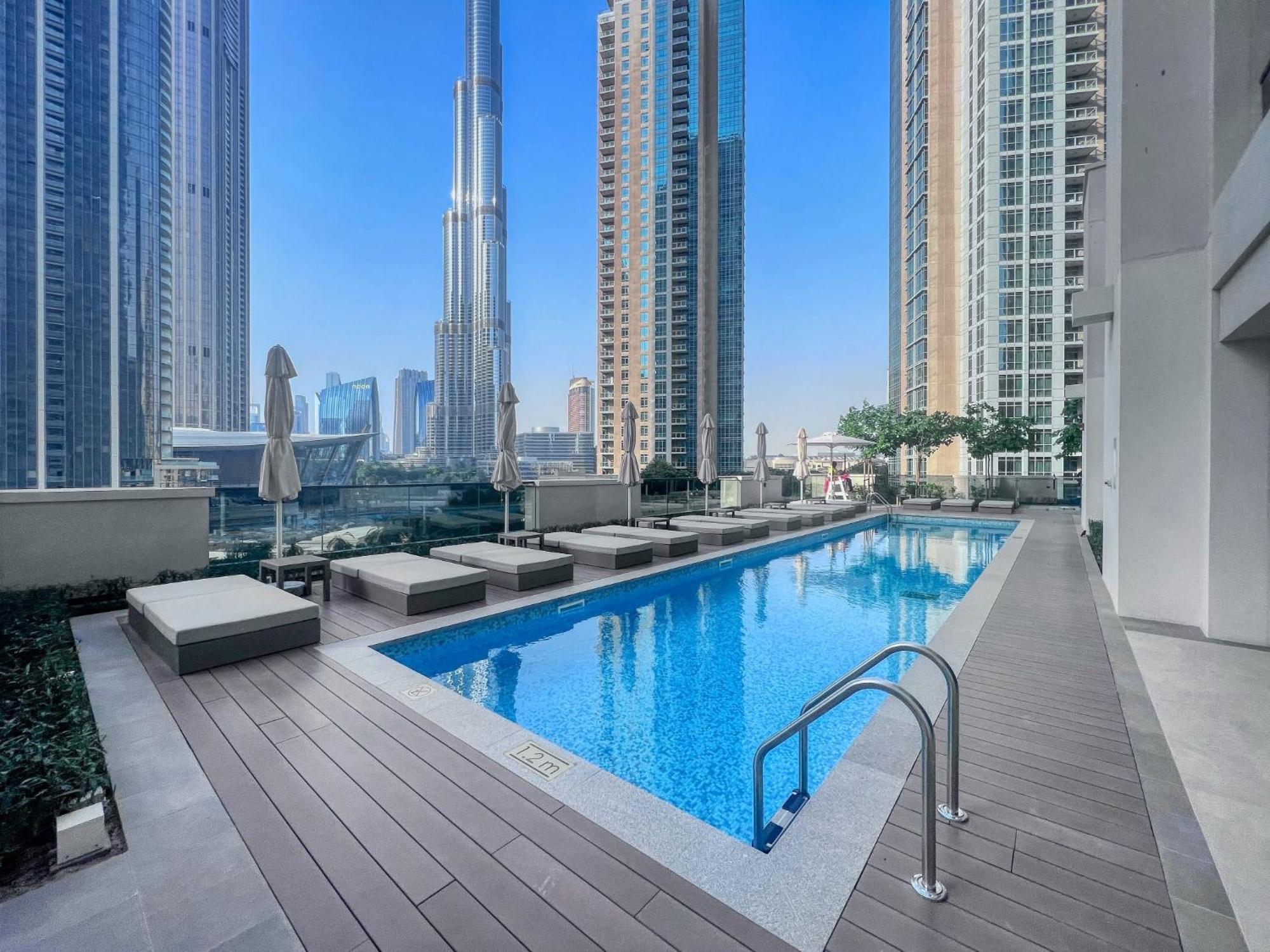 Downtown Dubai- 2br In Act Towers * Dubai