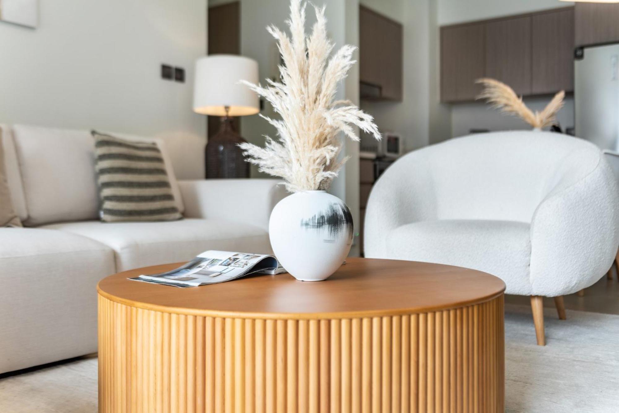 Downtown Dubai- 2br In Act Towers * Dubai
